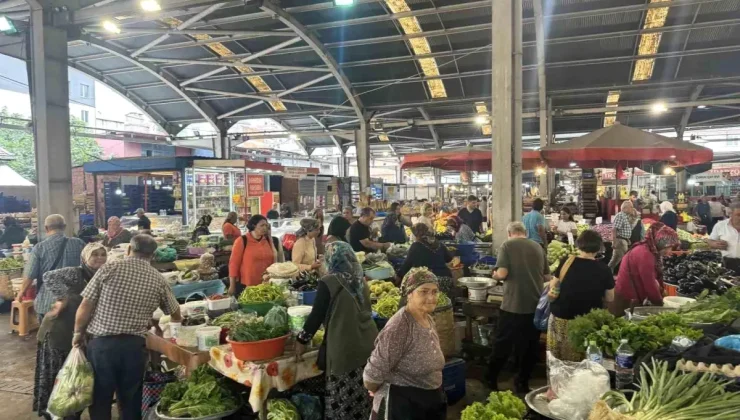 Zonguldak’ta Halk Pazarında Fiyatlar Uygun, Yoğun İlgi