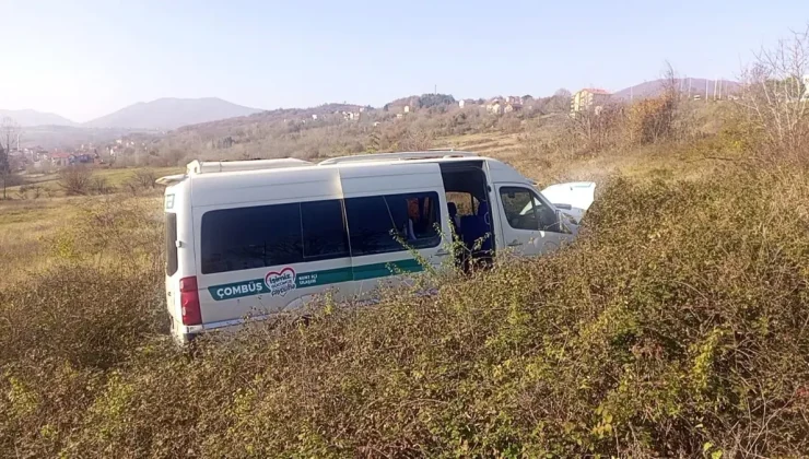 Zonguldak’ta Freni Boşalan Minibüs Ormana Uçtu